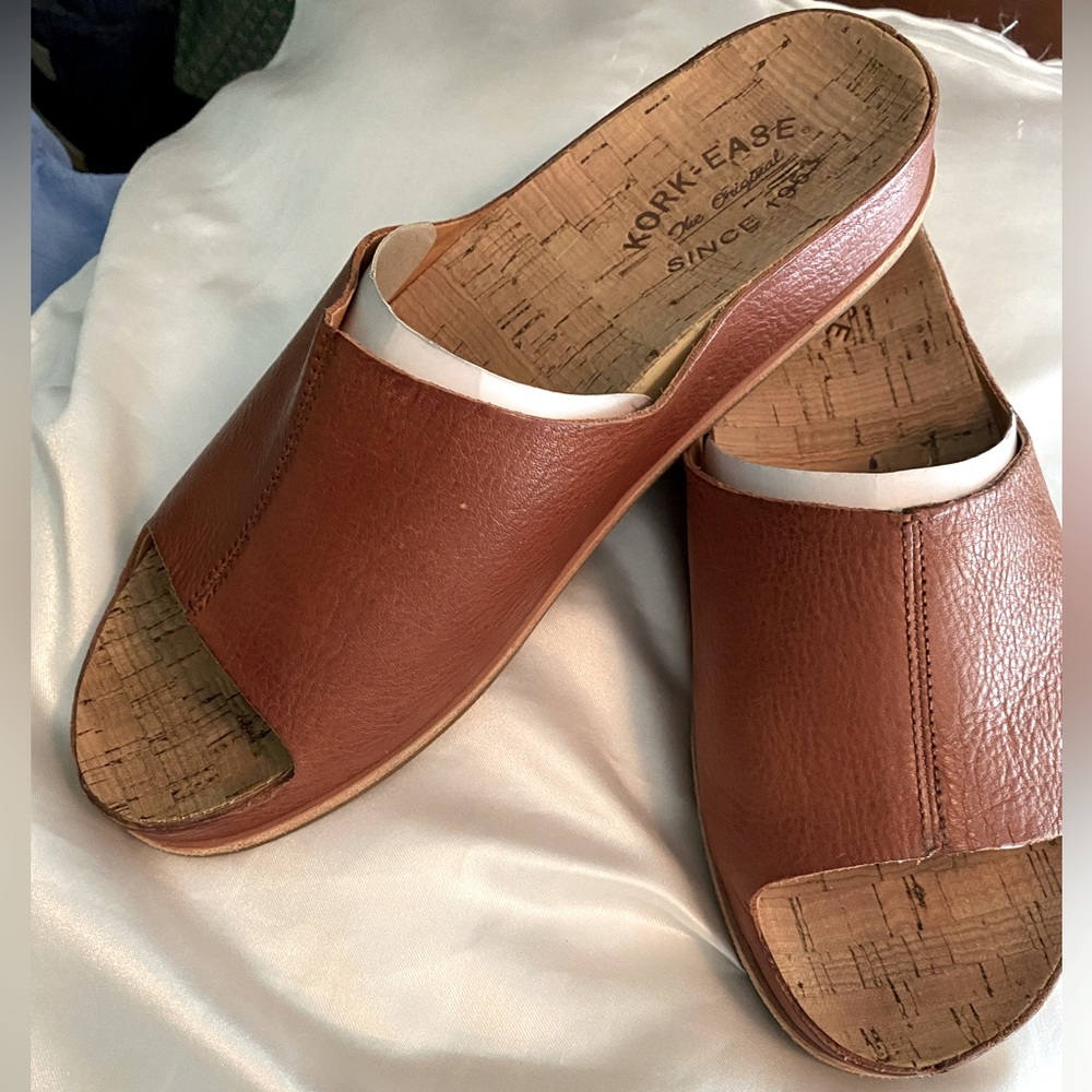 KORK-EASE TUTSI BROWN LEATHER SLIDES SIZE 9 never worn